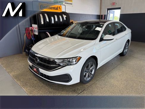 Used 2024 Volkswagen Jetta SE w/ Panoramic Sunroof Package FWD image 1