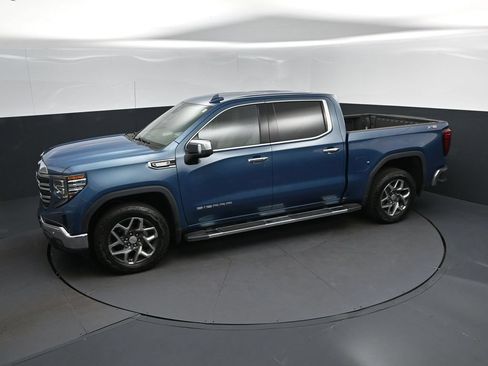 Used 2024 GMC Sierra 1500 SLT w/ SLT Premium Plus Package AWD/4WD image 32