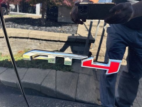 New 2025 GMC Yukon XL AT4 w/ AT4 Premium Plus Package image 9