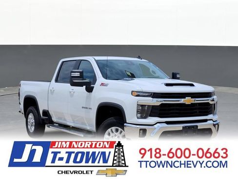 Used 2026 Chevrolet Silverado 2500 LT AWD/4WD image 1
