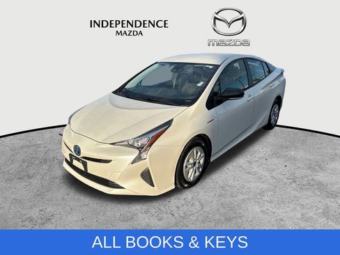 Used 2018 Toyota Prius Four image 7