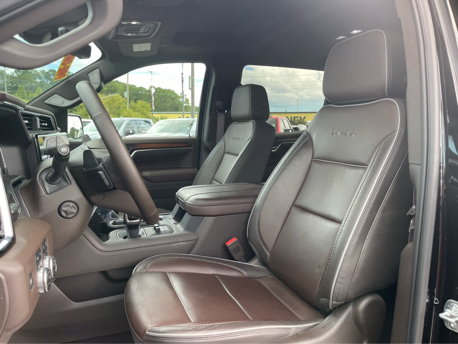 Used 2024 GMC Sierra 1500 Denali AWD/4WD image 12
