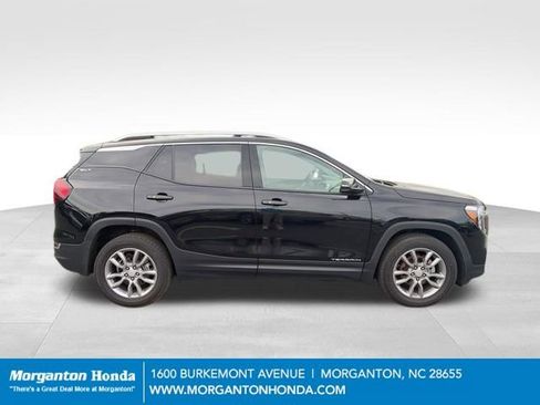Used 2024 GMC Terrain SLT AWD/4WD image 10