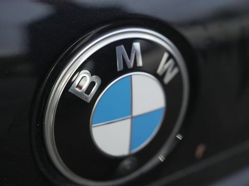 Used 2024 BMW 740i image 30