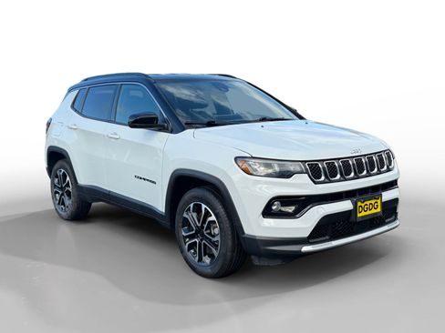 Used 2023 Jeep Compass Limited image 7
