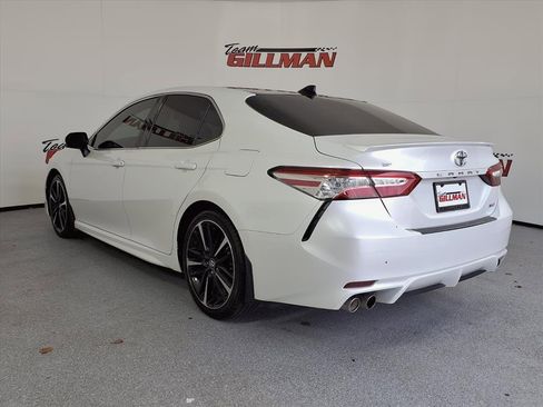 Used 2020 Toyota Camry XSE image 2