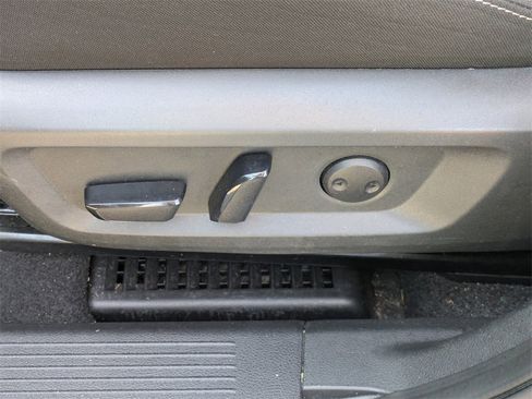 Used 2023 Nissan Rogue SV image 20