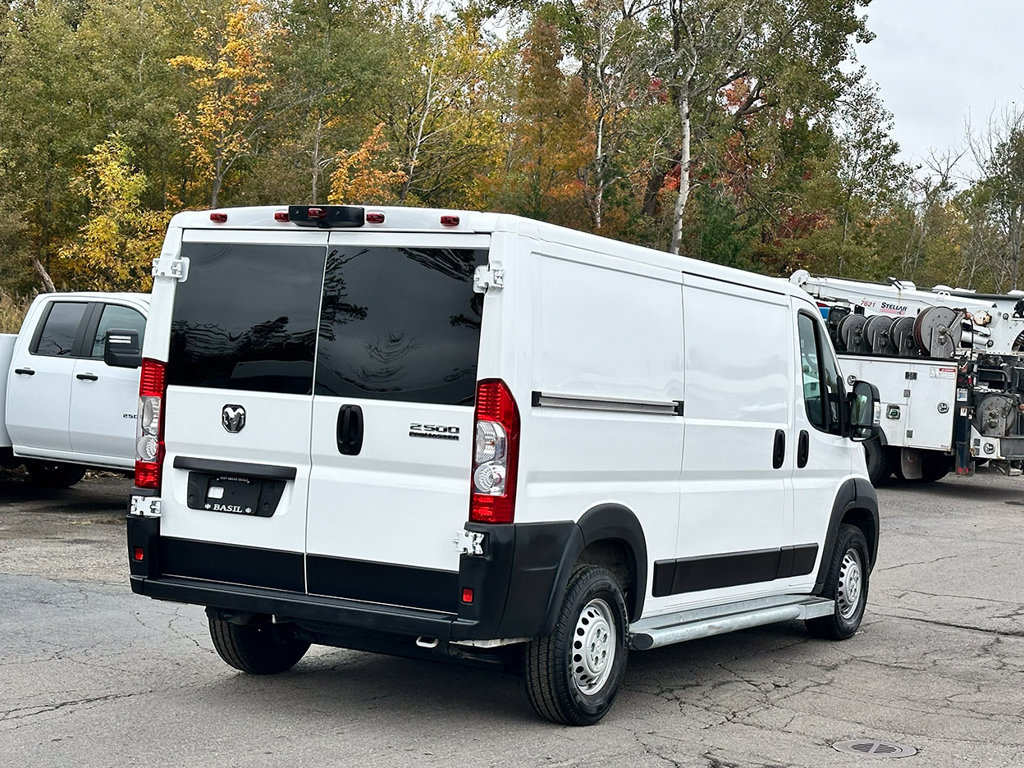 Used 2025 RAM ProMaster 2500 w/ U-Haul Equipment Group FWD image 10