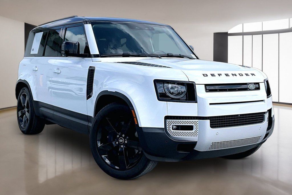 Used 2023 Land Rover Defender 110 SE AWD/4WD image 3