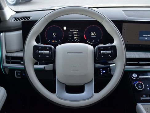 Used 2025 Hyundai Santa Fe Calligraphy image 11