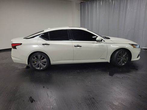 Used 2019 Nissan Altima 2.0 Edition One image 10