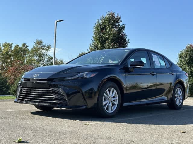 Used 2026 Toyota Camry LE w/ Convenience Package FWD image 18