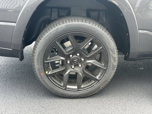 New 2026 RAM 1500 Laramie AWD/4WD image 17