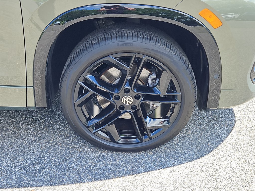 Certified 2026 Volkswagen Tiguan SE R-Line AWD/4WD image 10