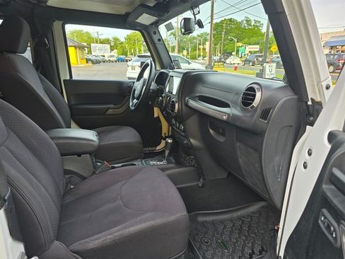 Used 2013 Jeep Wrangler Sport AWD/4WD image 11