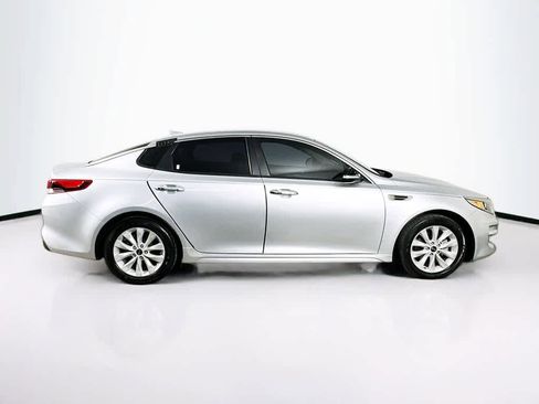 Used 2018 Kia Optima LX w/ 17" Alloy Wheels Package FWD image 24
