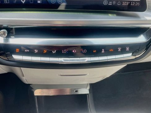 Used 2025 Cadillac Lyriq Sport AWD/4WD image 16