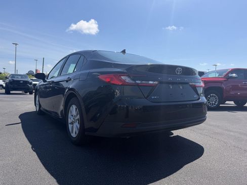 Used 2025 Toyota Camry LE FWD image 5