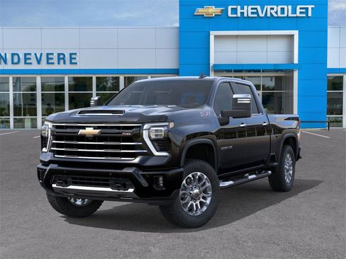 New 2026 Chevrolet Silverado 3500 LT w/ Z71 Chrome Sport Edition image 6