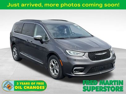 Used 2023 Chrysler Pacifica Limited