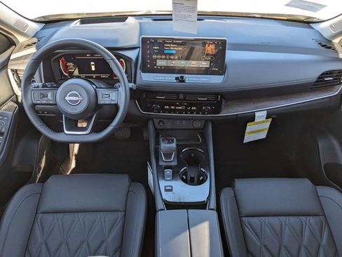 New 2025 Nissan Rogue Platinum w/ Platinum Premium Package image 17