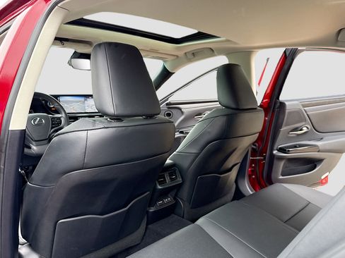 Used 2022 Lexus ES 250 250 AWD w/ Premium Package image 6