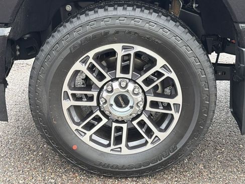 Certified 2025 Ford F350 Platinum w/ Platinum Plus Package AWD/4WD image 26