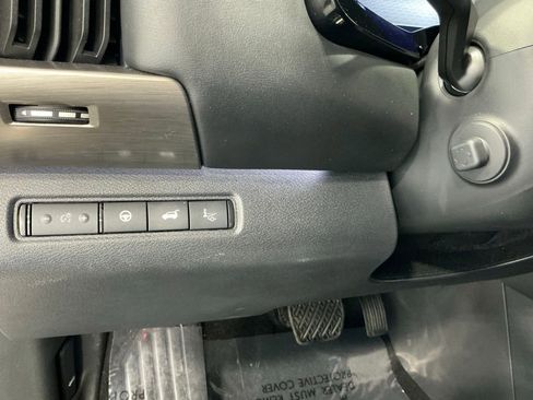 Used 2024 Nissan Pathfinder Platinum AWD/4WD image 38