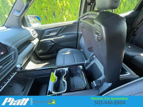 Used 2025 Chevrolet Silverado EV LT AWD/4WD image 30