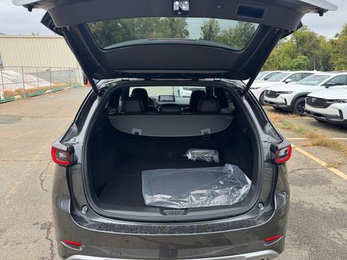 New 2025 MAZDA CX-5 Signature image 13