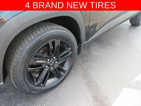 Certified 2025 Chevrolet Trax ACTIV w/ Driver Confidence Package FWD image 3