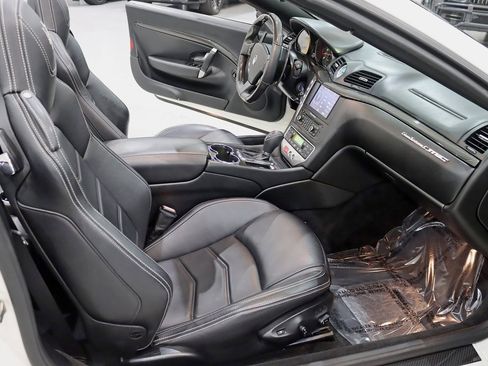 Used 2015 Maserati GranTurismo MC image 31