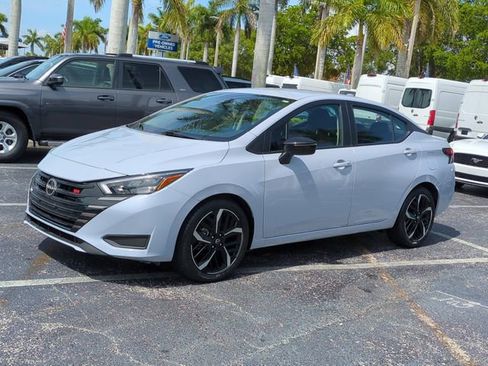 Used 2023 Nissan Versa SR w/ Trunk Package image 32
