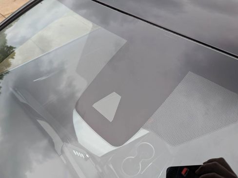 Used 2021 Toyota Camry LE FWD image 11