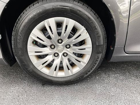Used 2014 Toyota Camry FWD image 8