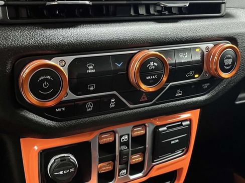 Used 2025 Jeep Wrangler Unlimited Sport AWD/4WD image 34