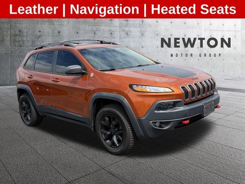 Used 2016 Jeep Cherokee Trailhawk w/ Cold Weather Group AWD/4WD image 1