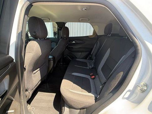 Used 2025 Chevrolet TrailBlazer LT AWD/4WD image 6