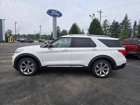 Certified 2020 Ford Explorer Platinum w/ Premium Technology Package AWD/4WD image 2