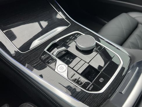 Used 2025 BMW X5 sDrive40i w/ M Sport Package image 26