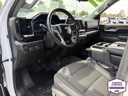 Used 2023 Chevrolet Silverado 1500 LT w/ Z71 Off-Road Package AWD/4WD image 9