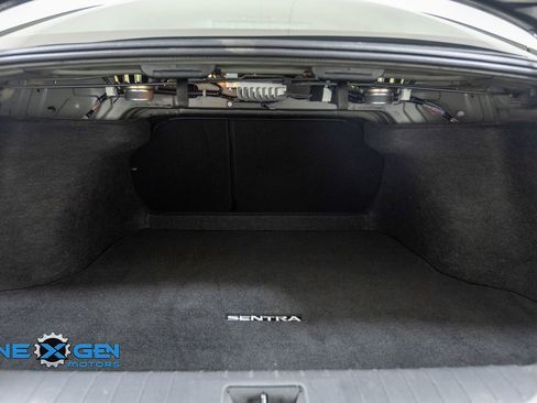 Used 2022 Nissan Sentra SR w/ SR Premium Package FWD image 33