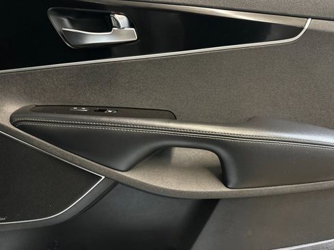 Used 2019 Kia Sorento SX image 23