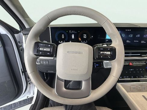 Used 2025 Hyundai Santa Fe SEL image 13