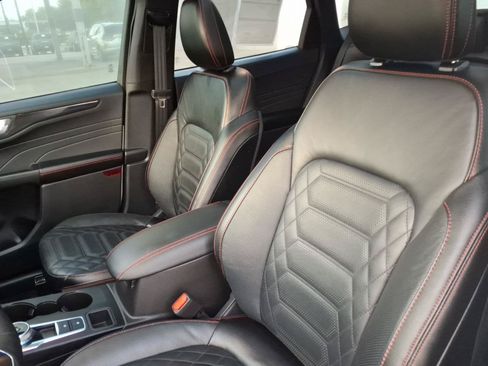 Certified 2024 Ford Escape ST-Line Elite w/ Premium Technology Package AWD/4WD image 12