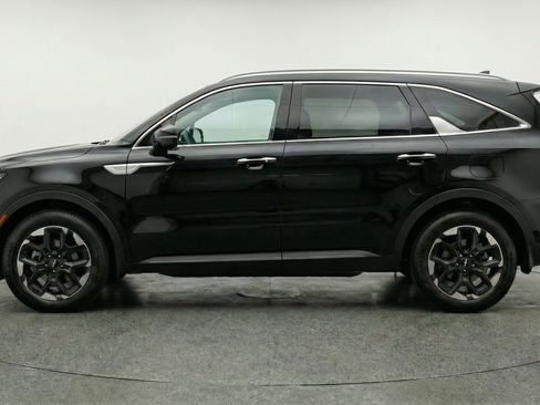 Used 2024 Kia Sorento S AWD/4WD image 5