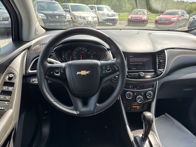 Used 2022 Chevrolet Trax LS w/ Tint and Cruise Package FWD image 13