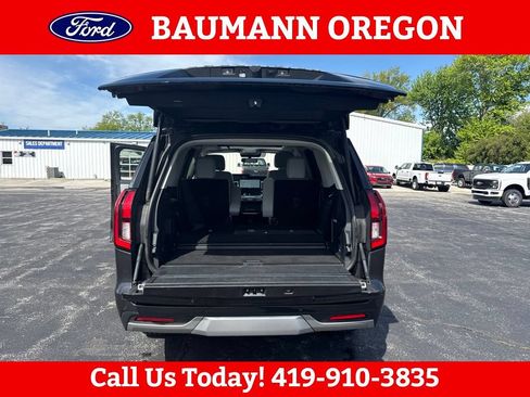Used 2025 Ford Expedition Platinum AWD/4WD image 7