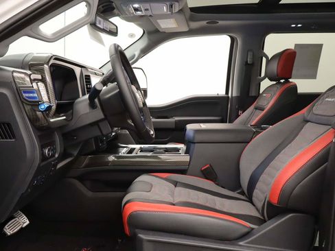 New 2025 Ford F250 Lariat w/ Lariat Ultimate Package image 17