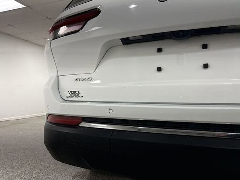 Used 2023 Jeep Grand Cherokee L Limited w/ Luxury Tech Group II image 33